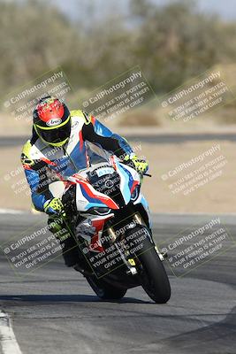 media/Jan-15-2026-Racers Edge (Thu) [[dfebeb70ab]]/2-A Group/Session 5 Turn 2/